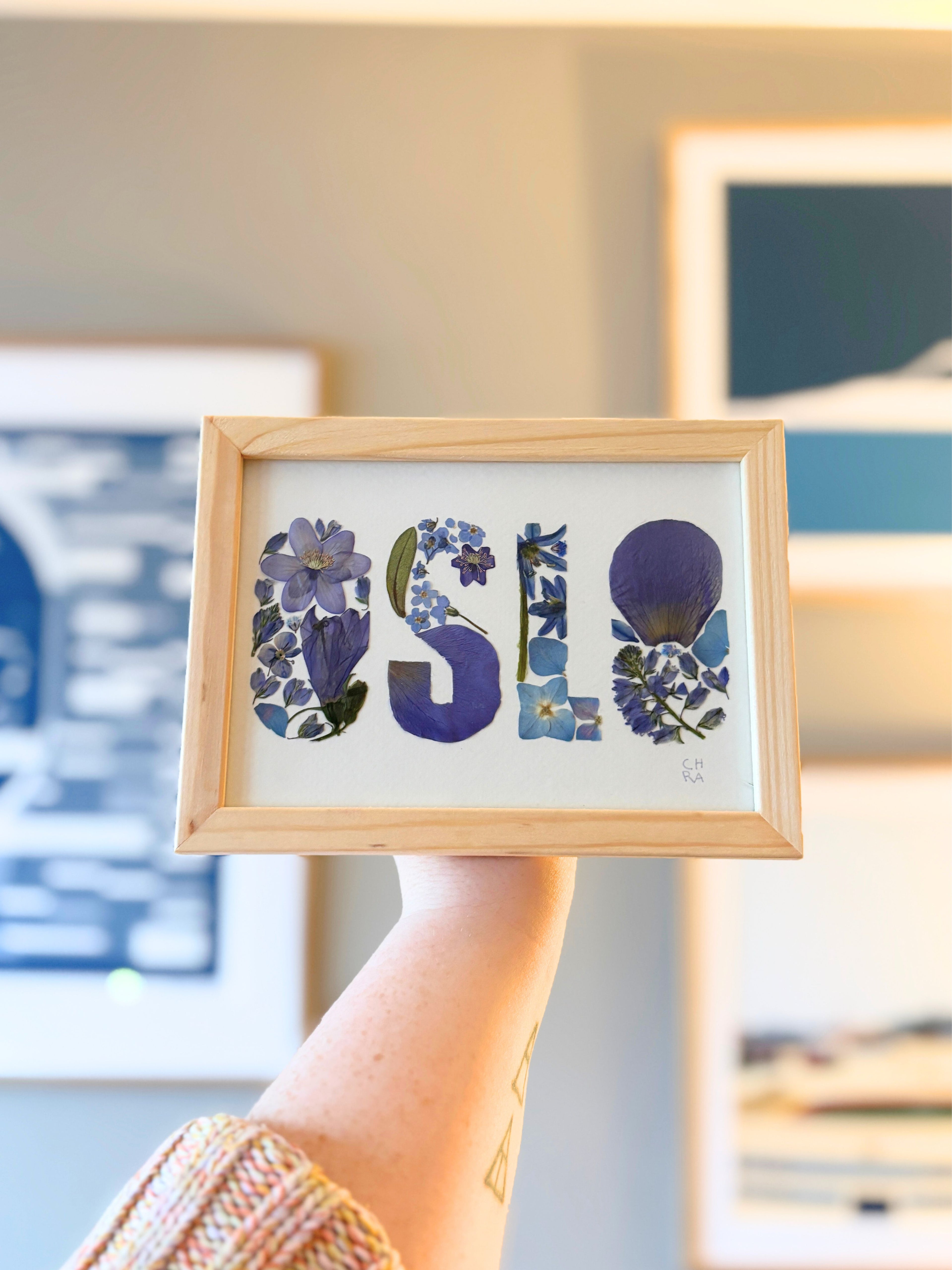 OSLO A6 print med pressede blomster - BLÅ