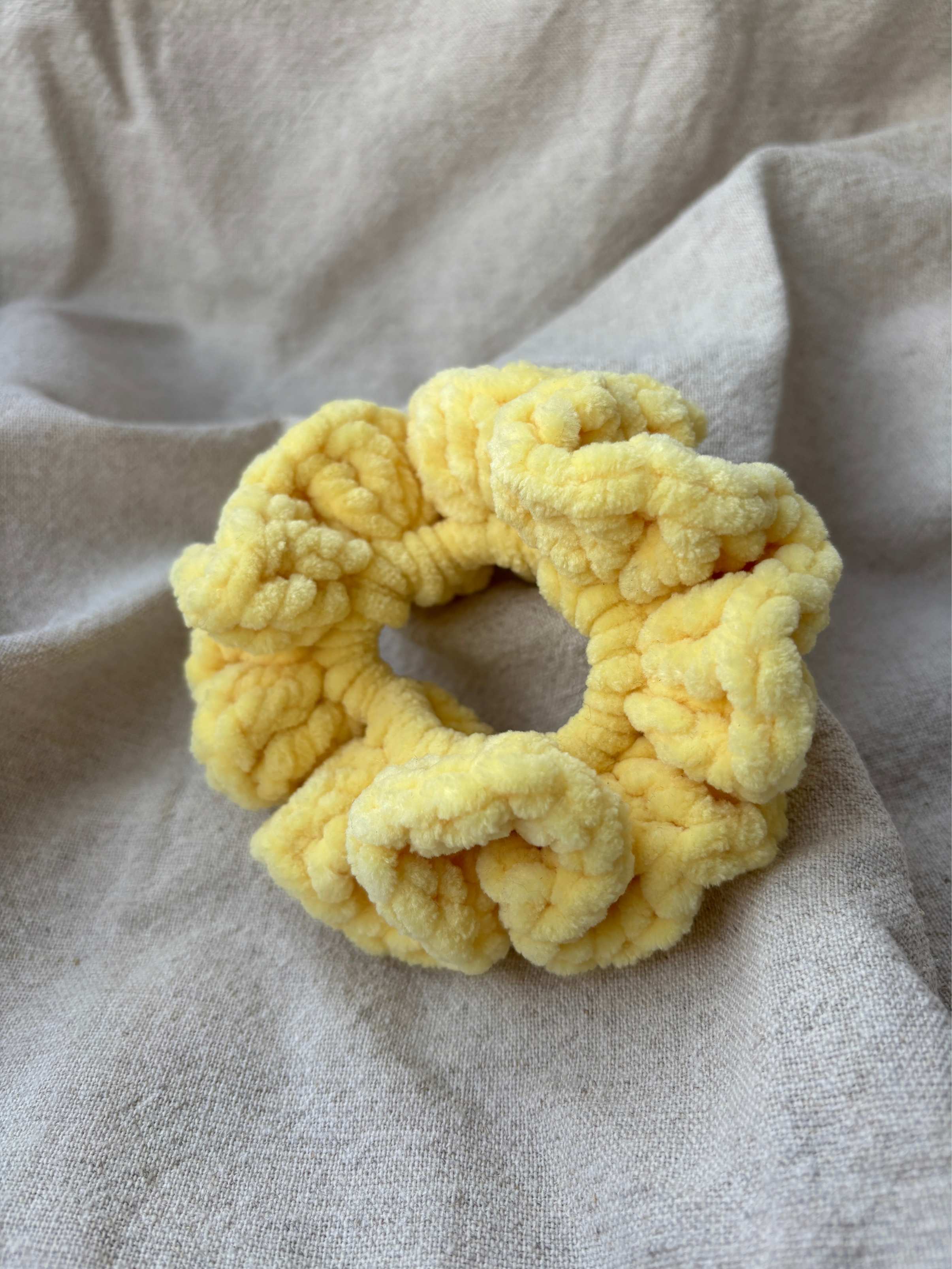Heklet scrunchie