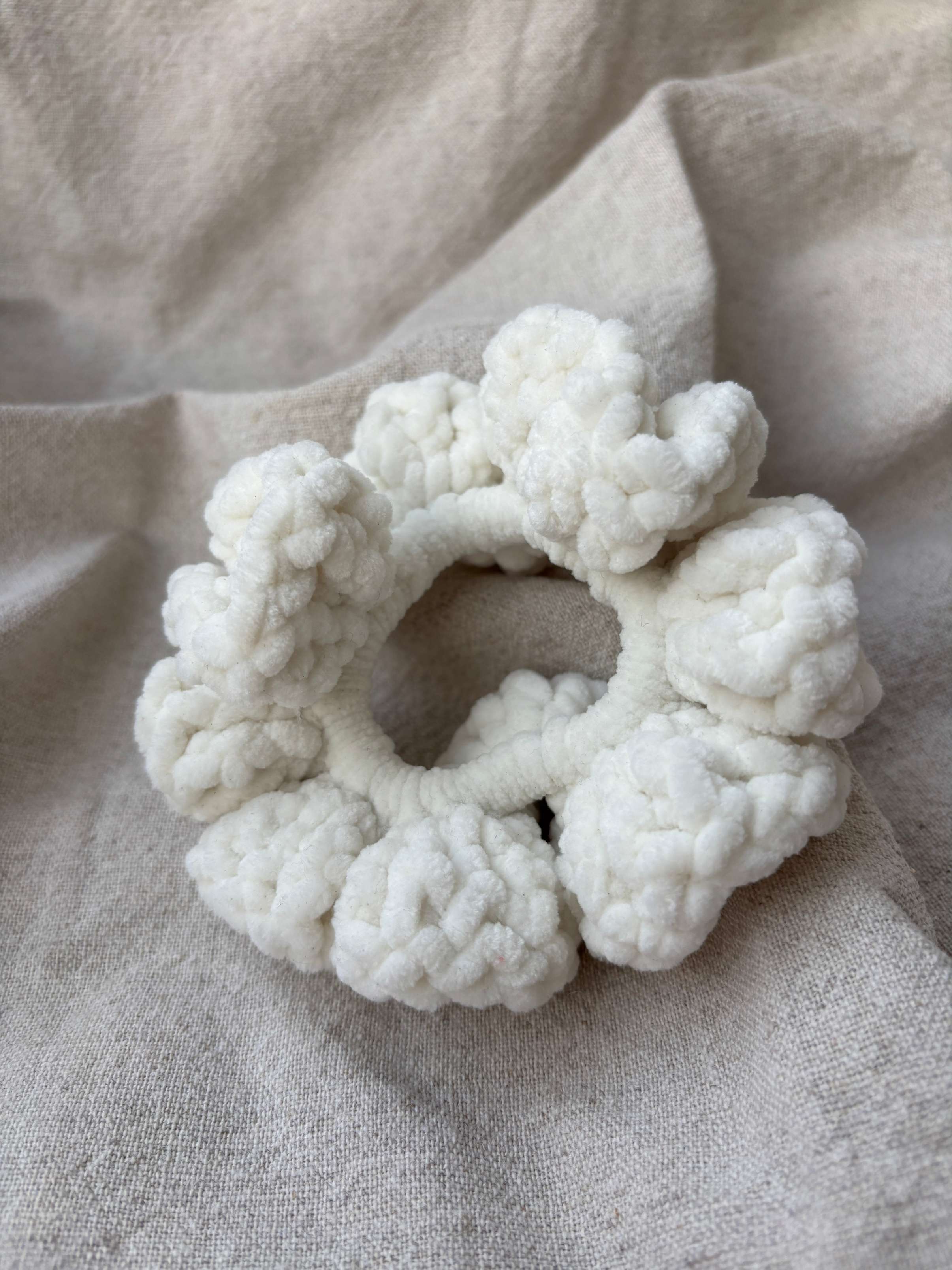Heklet scrunchie